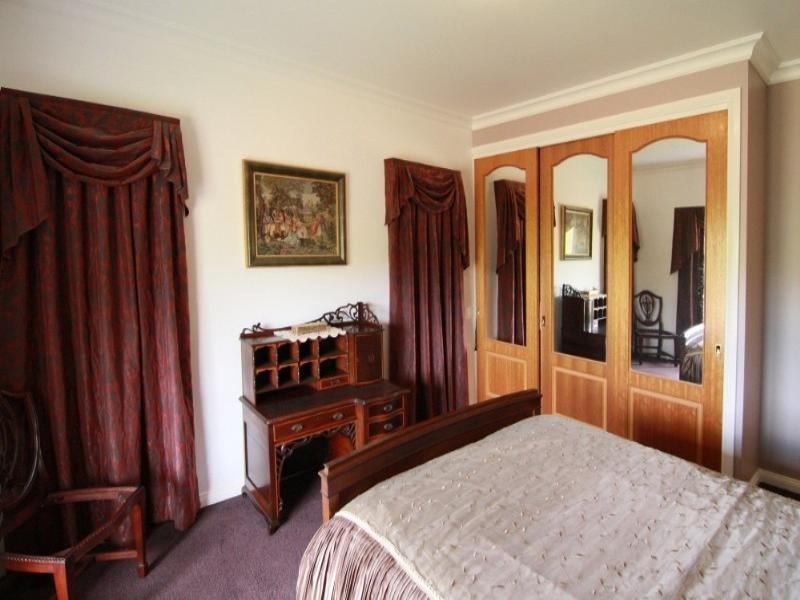 16 Windermere Drive, Hodgson Vale QLD 4352