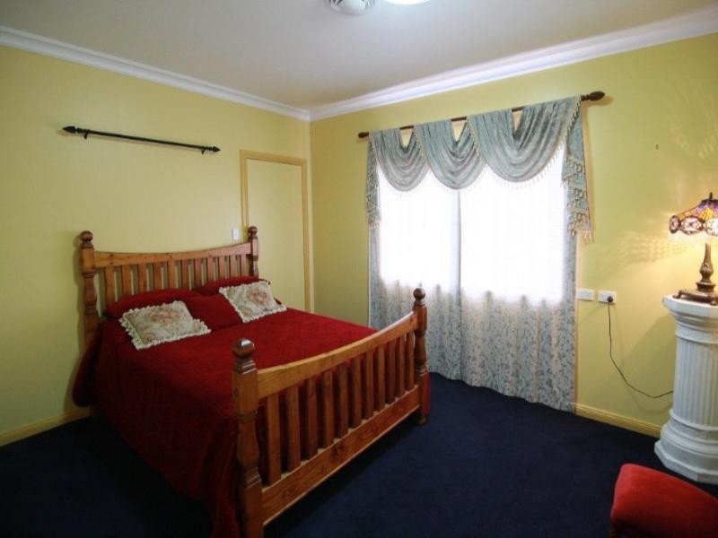 16 Windermere Drive, Hodgson Vale QLD 4352