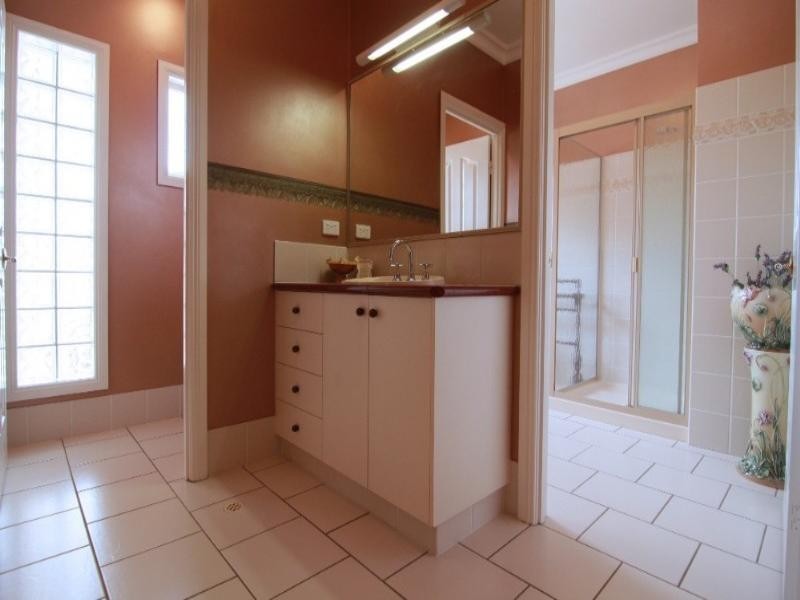 16 Windermere Drive, Hodgson Vale QLD 4352