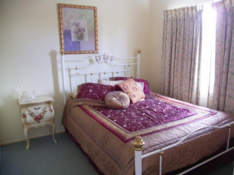 614 Hume Street, Middle Ridge QLD 4350