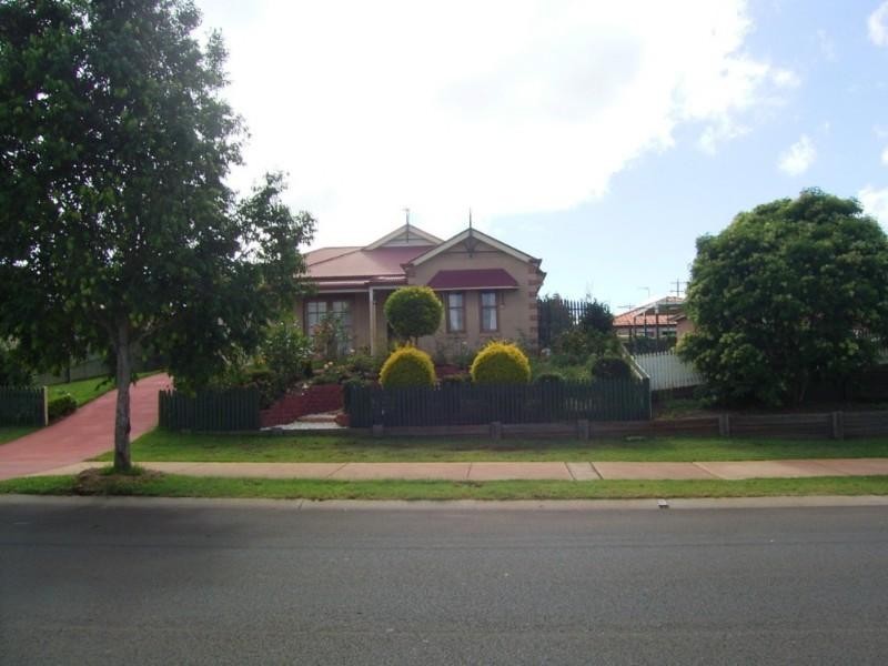 614 Hume Street, Middle Ridge QLD 4350