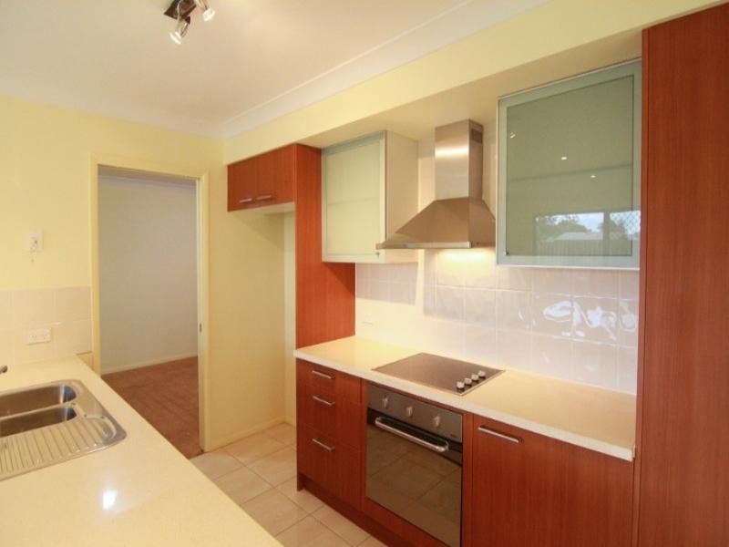 1/4 Boxall Street, Newtown QLD 4350
