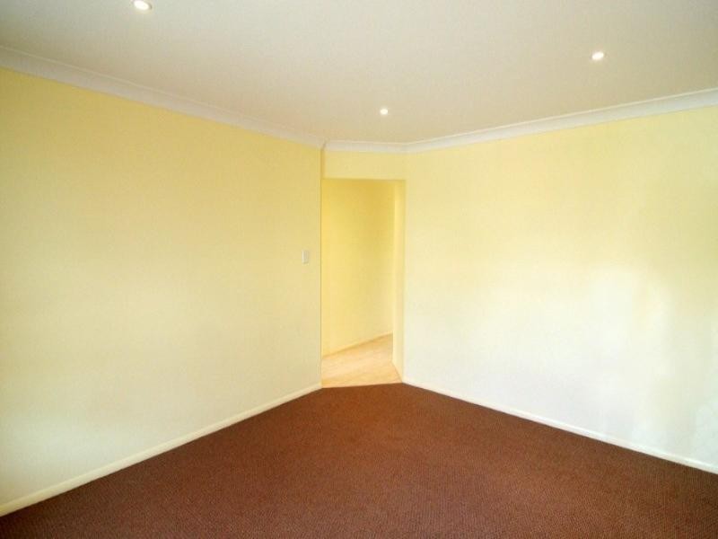 1/4 Boxall Street, Newtown QLD 4350