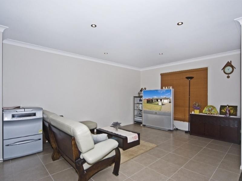 1&2/14 Sambar Court, Kearneys Spring QLD 4350