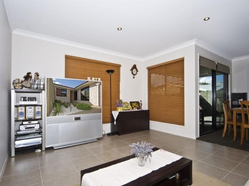 1/14 Sambar Court, Kearneys Spring QLD 4350