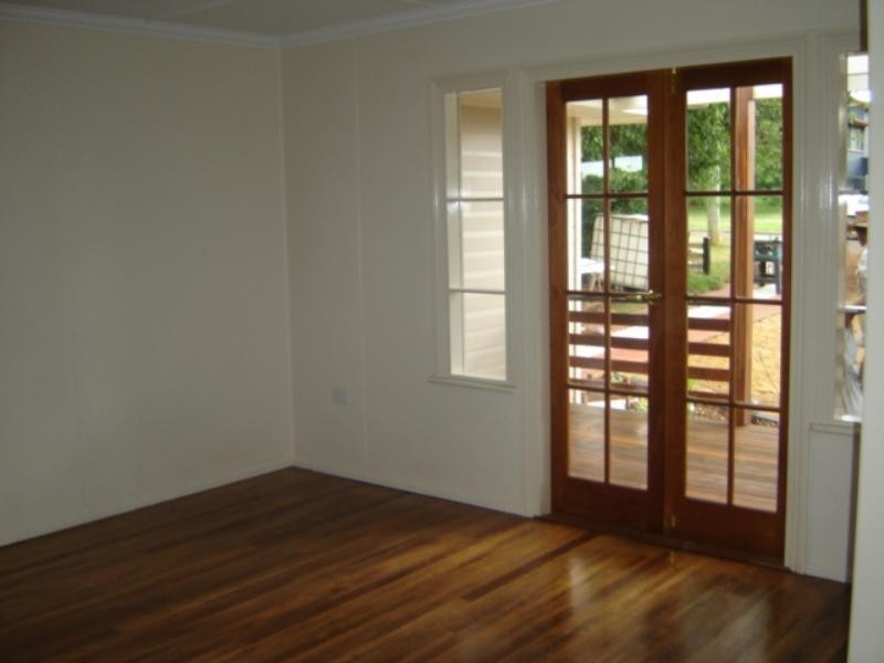 4 Hillside Street, Newtown QLD 4350