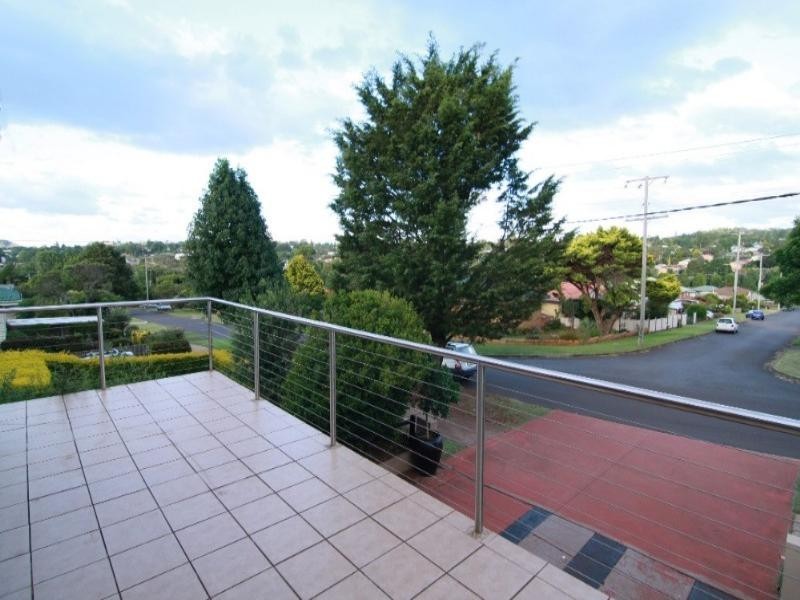 25 Catto Street, Centenary Heights QLD 4350