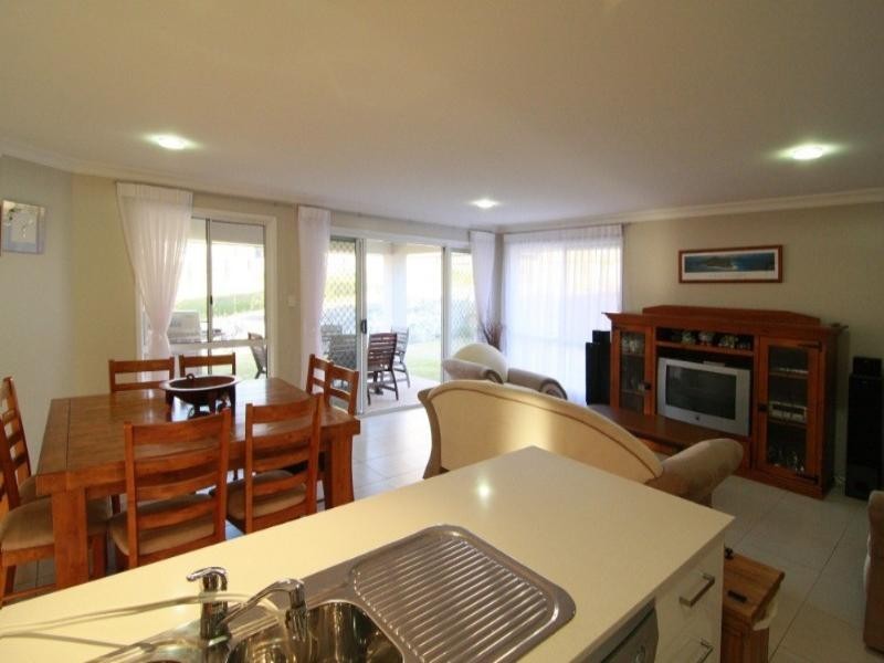14 McShane Drive, Mount Kynoch QLD 4350