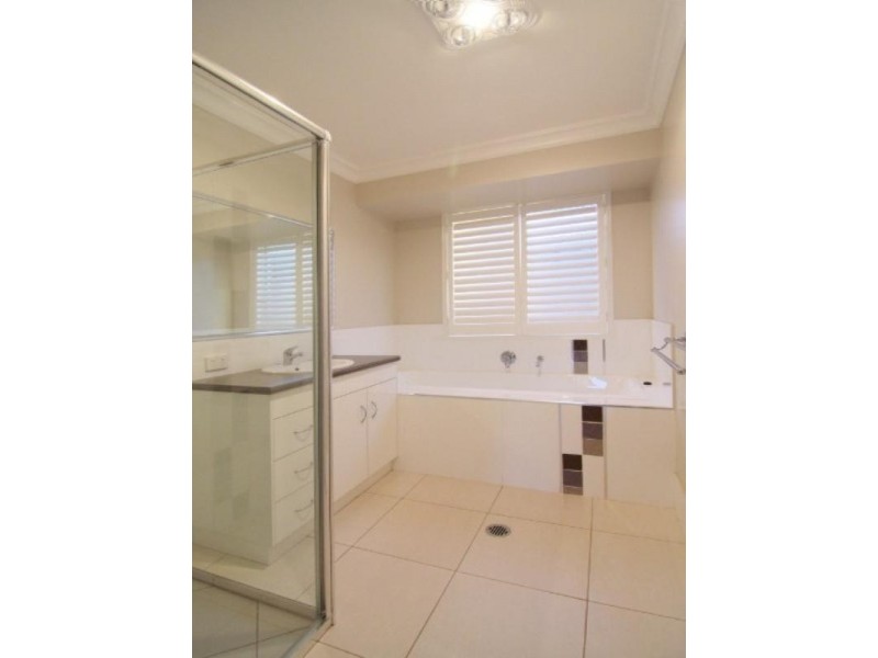 14 McShane Drive, Mount Kynoch QLD 4350