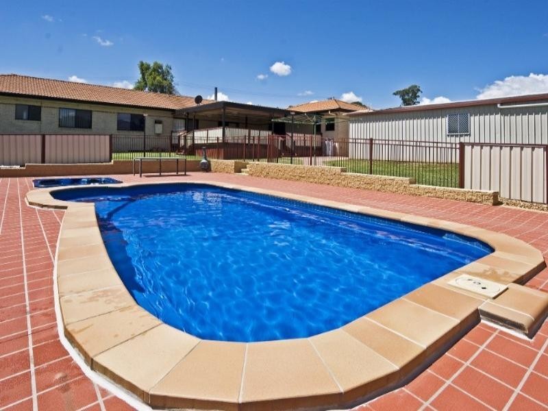 1 Tarranganda Court, Glenvale QLD 4350