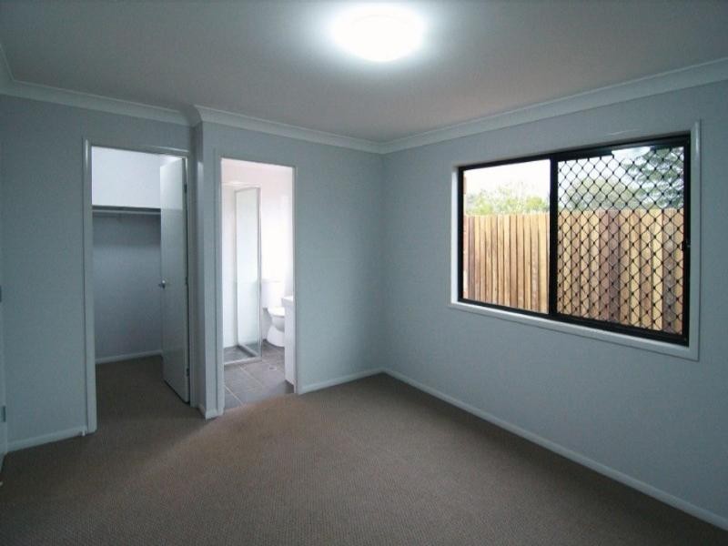 1/2 Boxall Street, Newtown QLD 4350