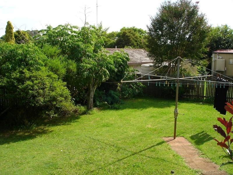 8 Tracey Street, Rangeville QLD 4350