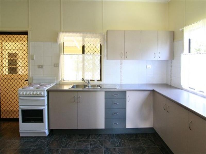 7 Burton Street, Harristown QLD 4350