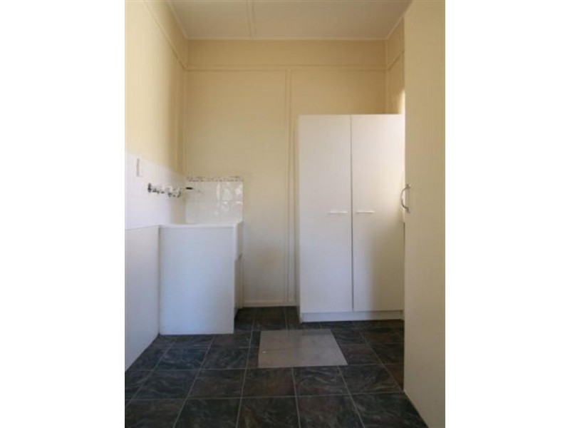 7 Burton Street, Harristown QLD 4350
