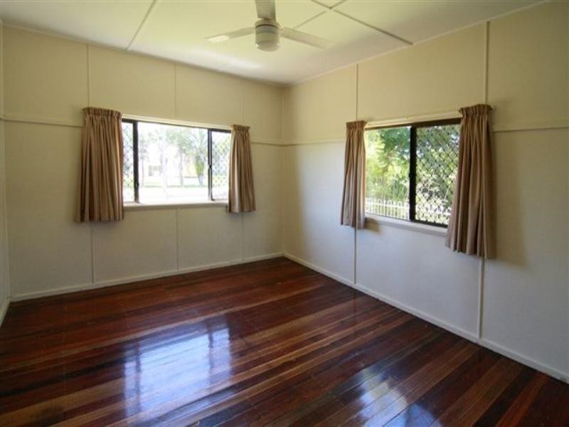7 Burton Street, Harristown QLD 4350