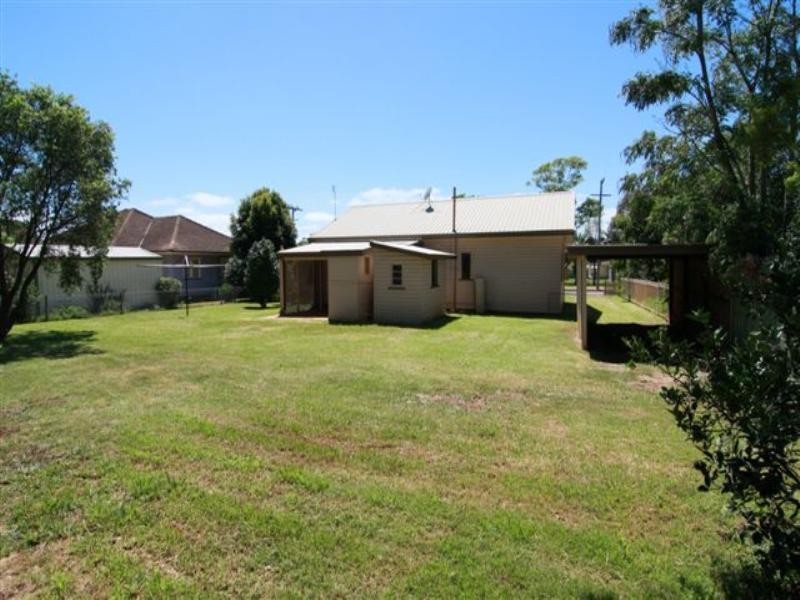 7 Burton Street, Harristown QLD 4350