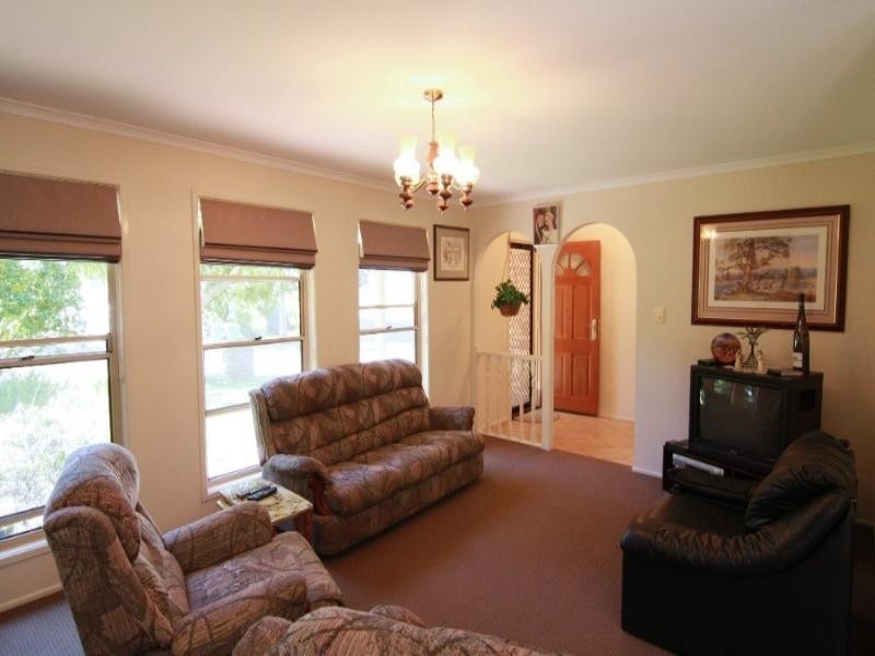 4 Karyn Street, Centenary Heights QLD 4350