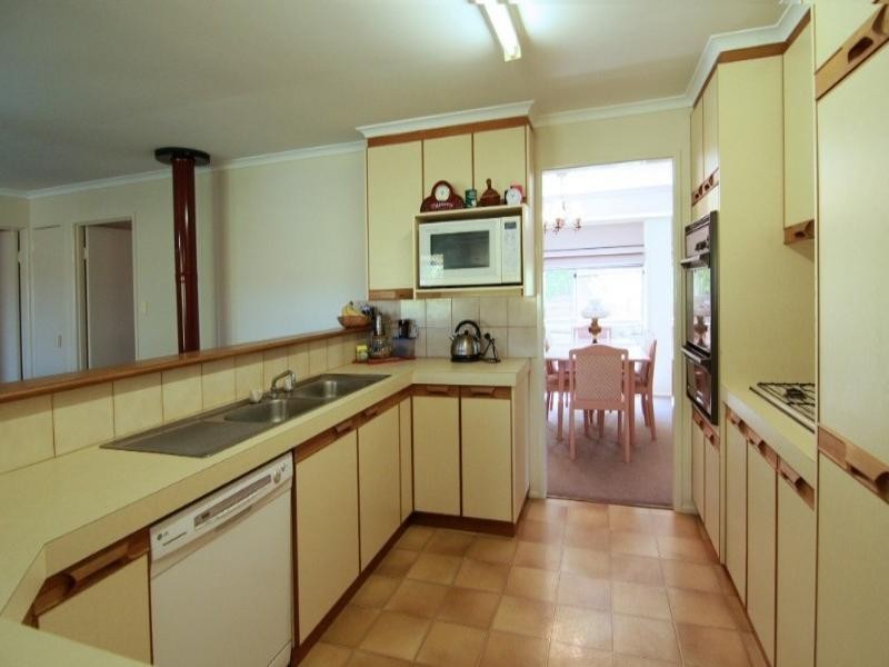 4 Karyn Street, Centenary Heights QLD 4350