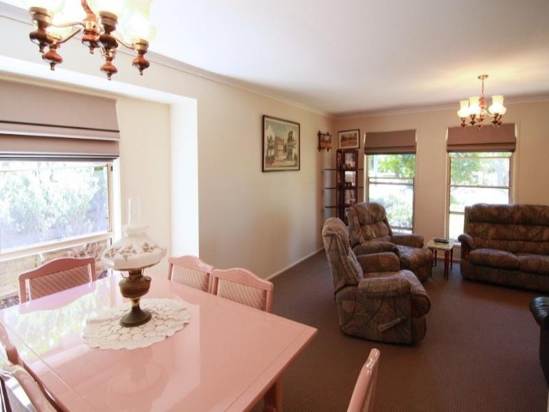 4 Karyn Street, Centenary Heights QLD 4350