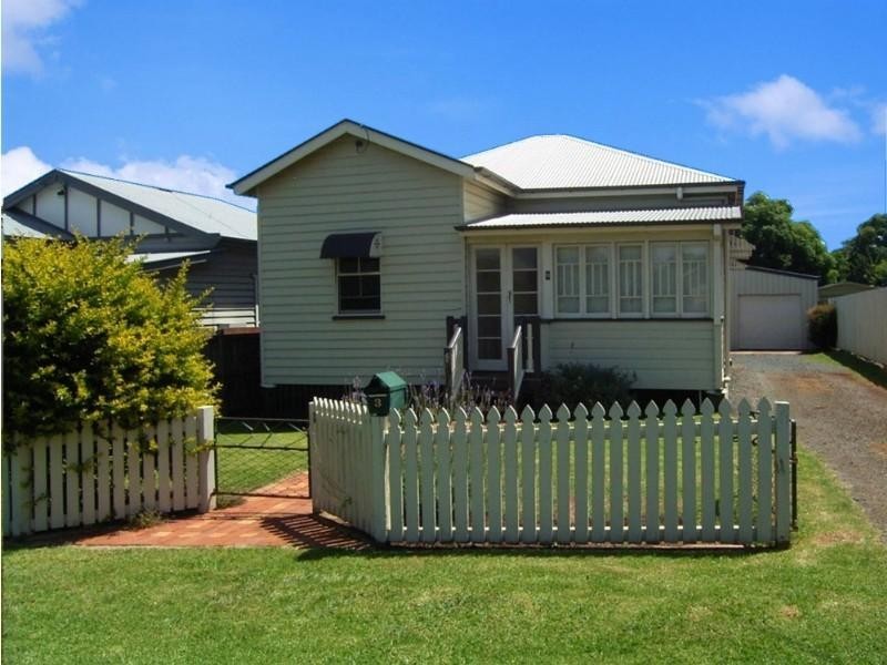 3 Trevethan Street, Mount Lofty QLD 4350