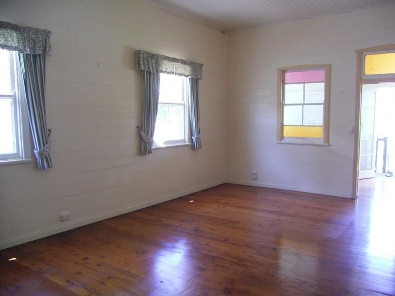 3 Trevethan Street, Mount Lofty QLD 4350