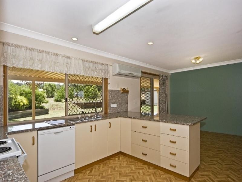 1 Janet Drive, Vale View QLD 4352