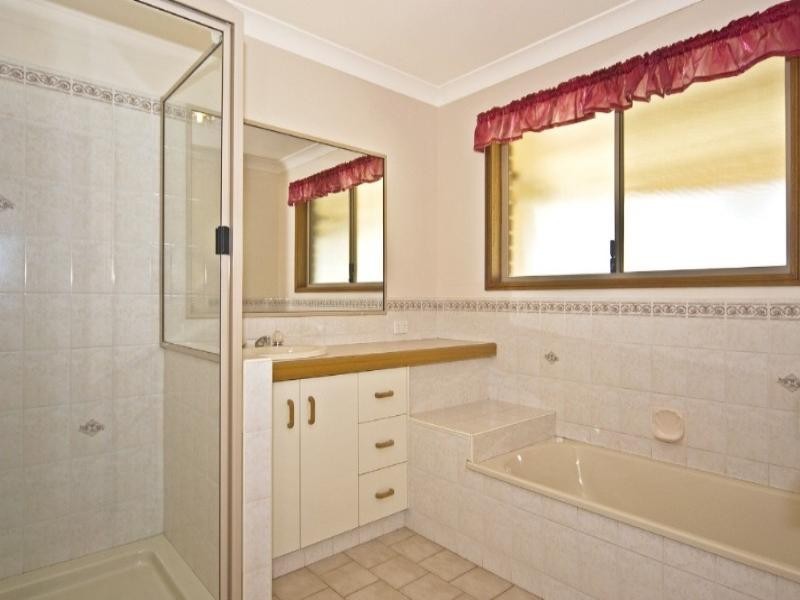 1 Janet Drive, Vale View QLD 4352