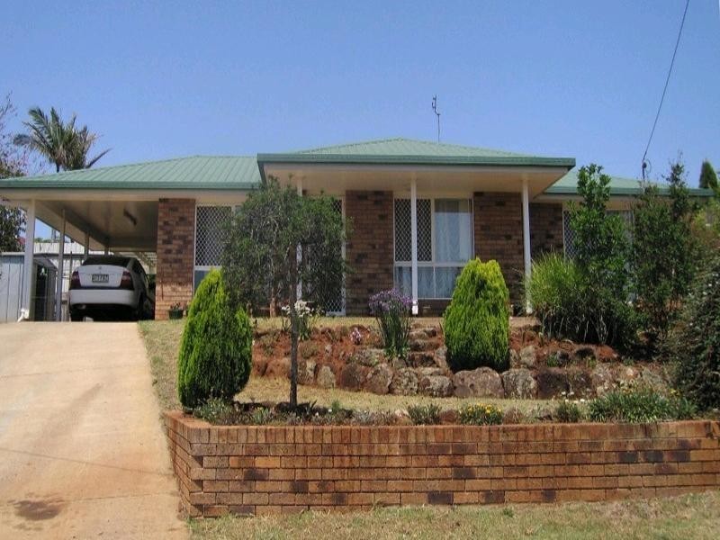 16 Reisling Court, Wilsonton QLD 4350