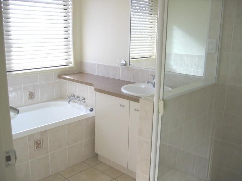 21 Paddington Court, Middle Ridge QLD 4350