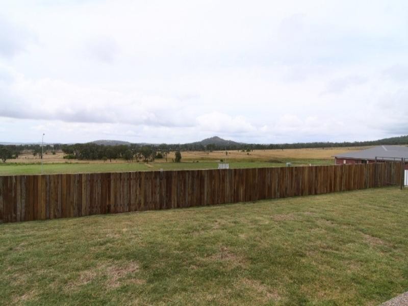 3 Carla Crescent, Westbrook QLD 4350