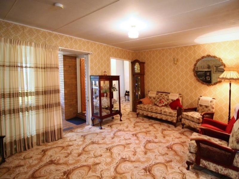 12 Farr Street, Kearneys Spring QLD 4350