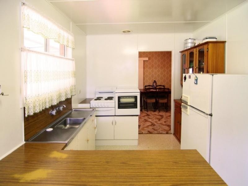 12 Farr Street, Kearneys Spring QLD 4350