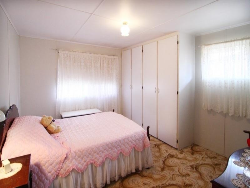 12 Farr Street, Kearneys Spring QLD 4350