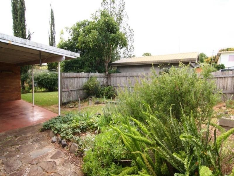 12 Farr Street, Kearneys Spring QLD 4350