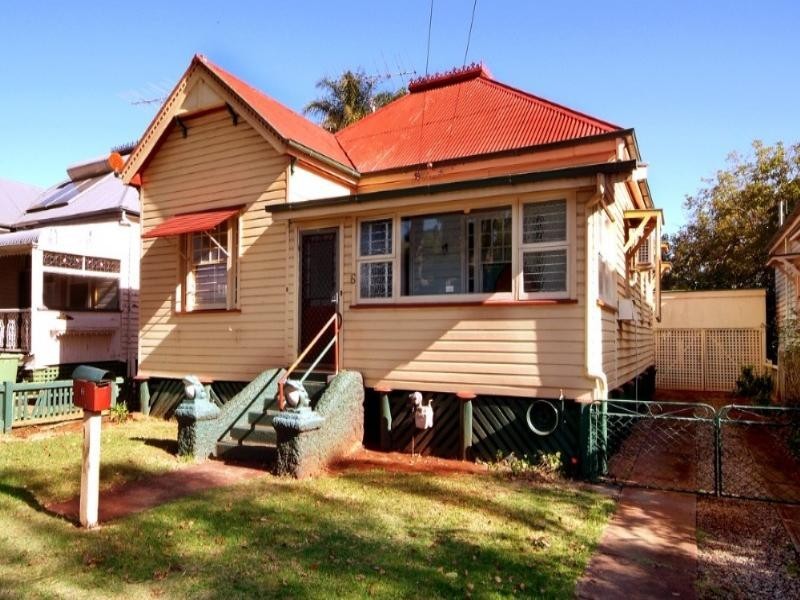 6 Gore Street, Toowoomba City QLD 4350