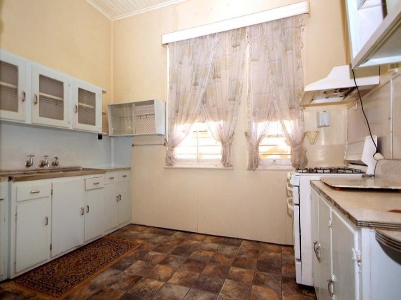 6 Gore Street, Toowoomba City QLD 4350