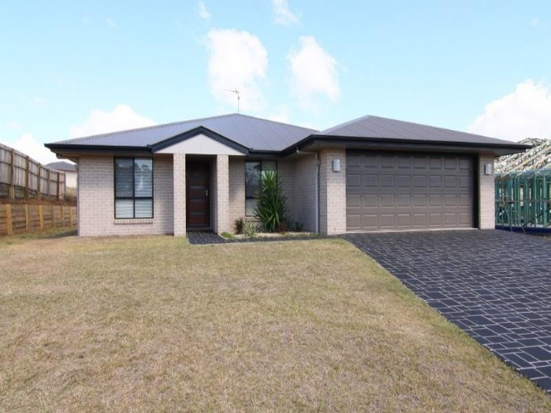 28 Sunset Drive, Glenvale QLD 4350