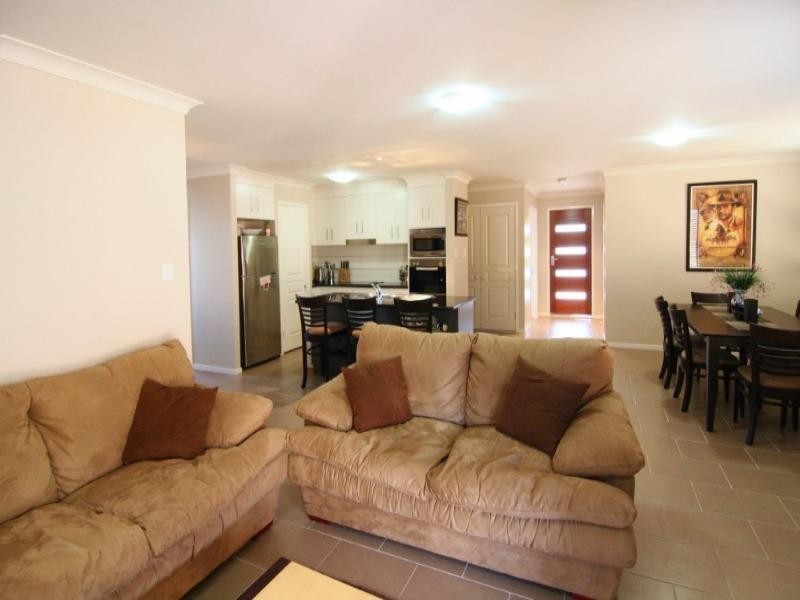 28 Sunset Drive, Glenvale QLD 4350