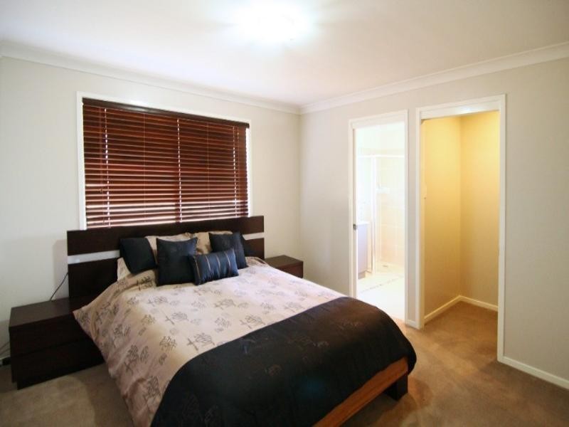 28 Sunset Drive, Glenvale QLD 4350