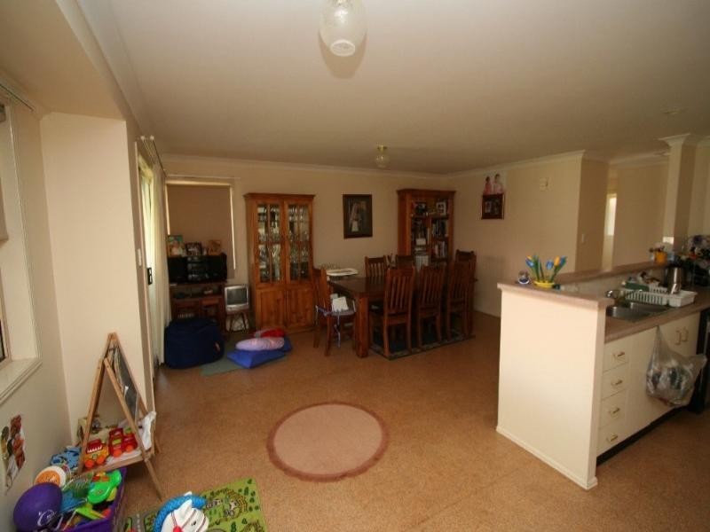 1 Elvery Court, Middle Ridge QLD 4350