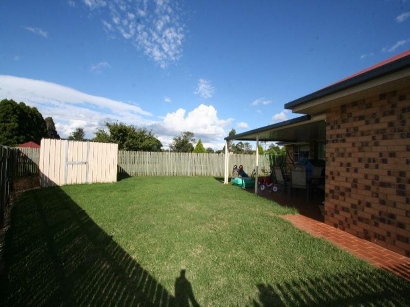 1 Elvery Court, Middle Ridge QLD 4350