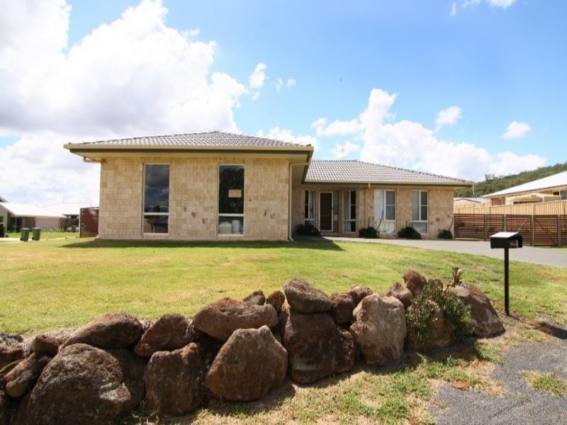 2 Schaefer Court, Westbrook QLD 4350