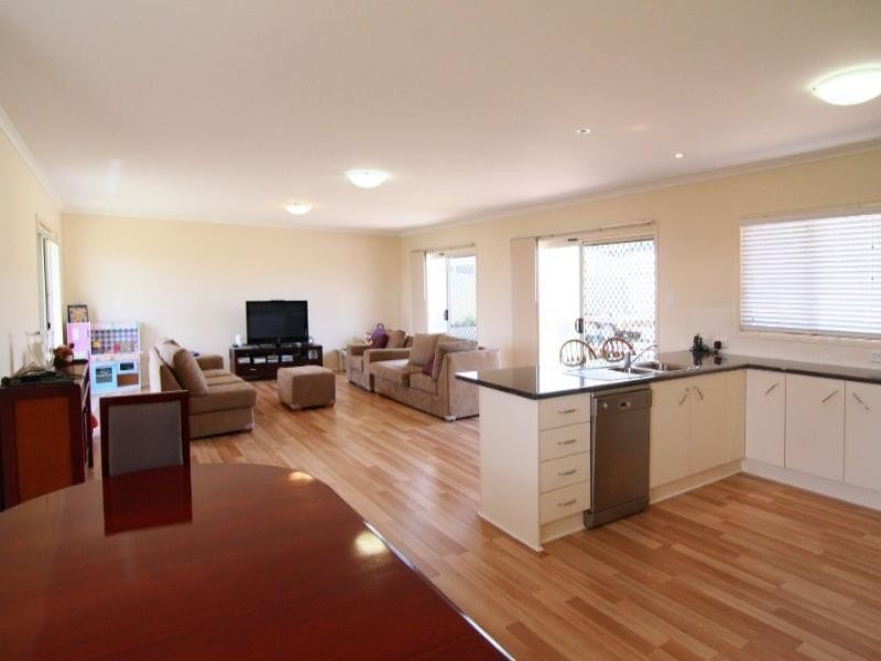 2 Schaefer Court, Westbrook QLD 4350