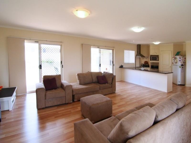 2 Schaefer Court, Westbrook QLD 4350