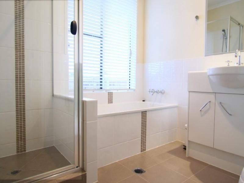 2 Schaefer Court, Westbrook QLD 4350