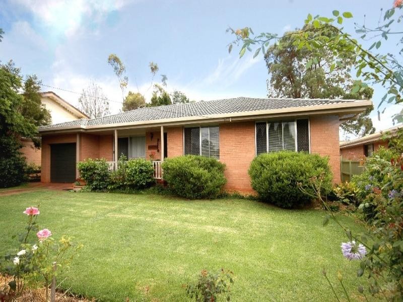 25 Sardon Street, Centenary Heights QLD 4350