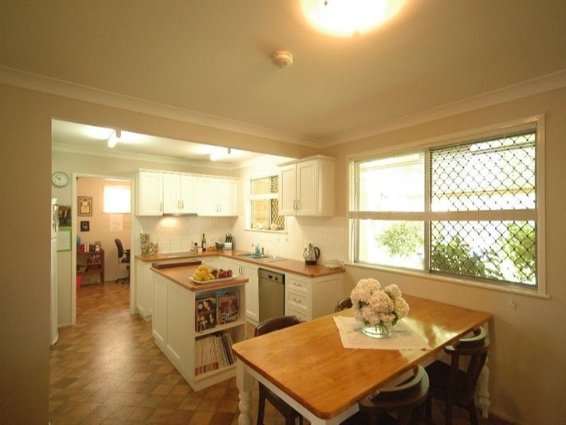 25 Sardon Street, Centenary Heights QLD 4350