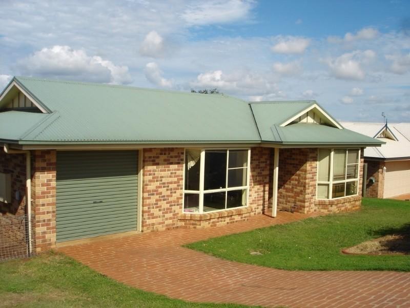 8 Duncan Street, Wilsonton Heights QLD 4350