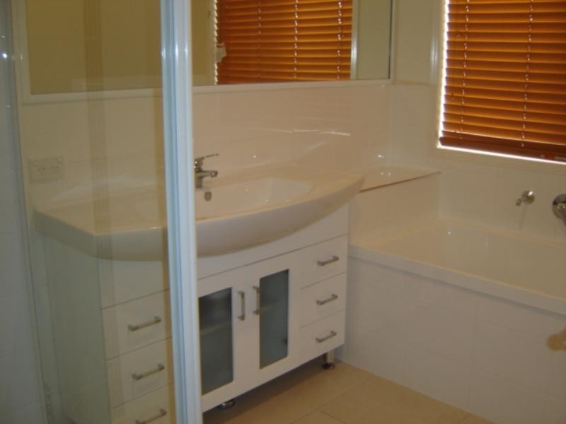 1/17 Winning Street, Glenvale QLD 4350