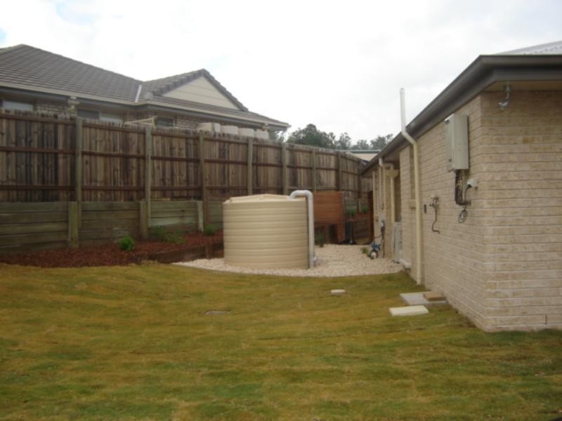 2/17 Winning Street, Glenvale QLD 4350